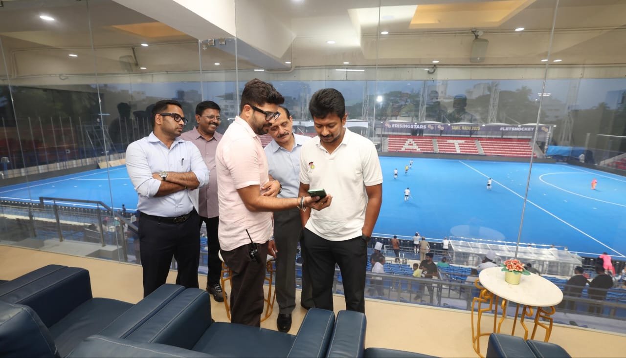 ராதாகிருஷ்ணன் ஹாக்கி மைதானத்தில் ஆய்வு மேற்கொண்ட உதயநிதி ஸ்டாலின்